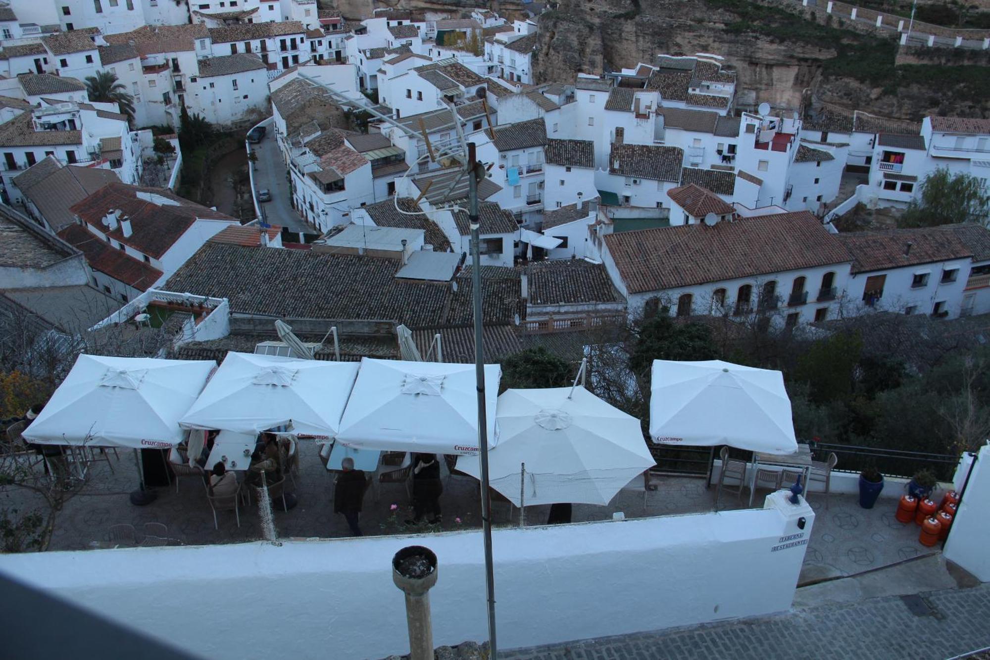 شقة Atico De La Miel Setenil De Las Bodegas المظهر الخارجي الصورة